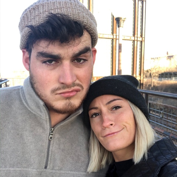 MEET YOUR POSHER - Picture 6 of 16